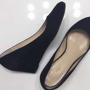 ✨ 2 for $12 ✨ Nine West black wedges